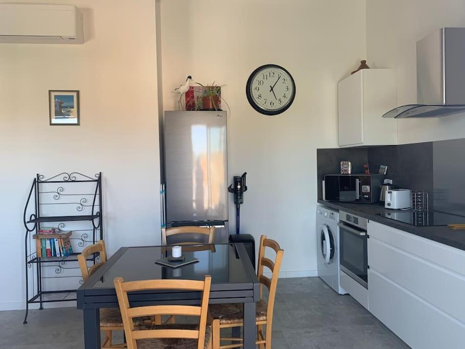 Maison Terrasse Proche Centre Ville Et Ile De Re ลาโรแชล ภายนอก รูปภาพ