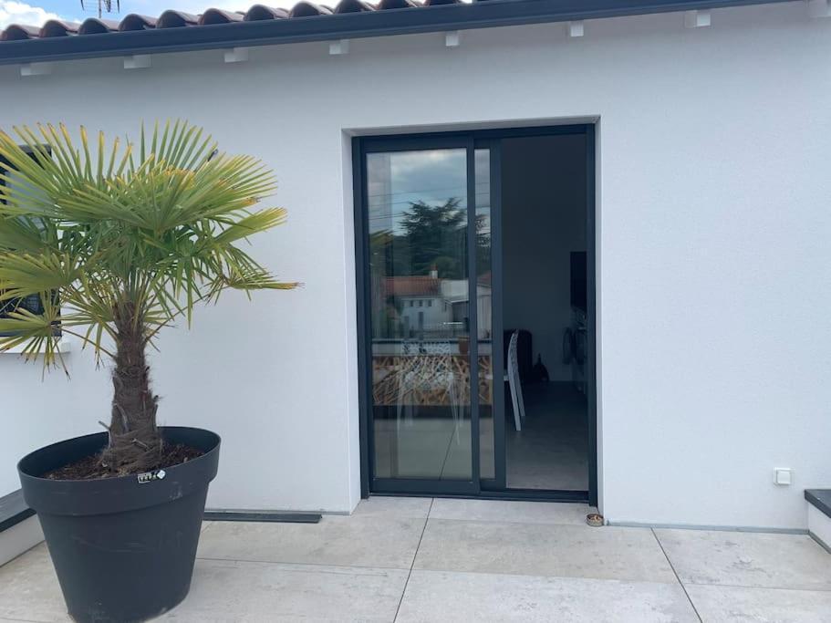 Maison Terrasse Proche Centre Ville Et Ile De Re ลาโรแชล ภายนอก รูปภาพ