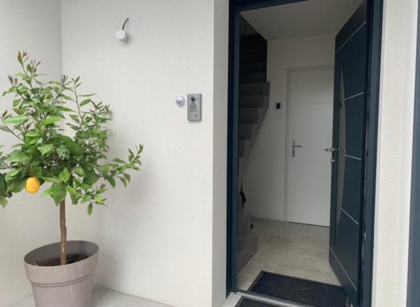 Maison Terrasse Proche Centre Ville Et Ile De Re ลาโรแชล ภายนอก รูปภาพ